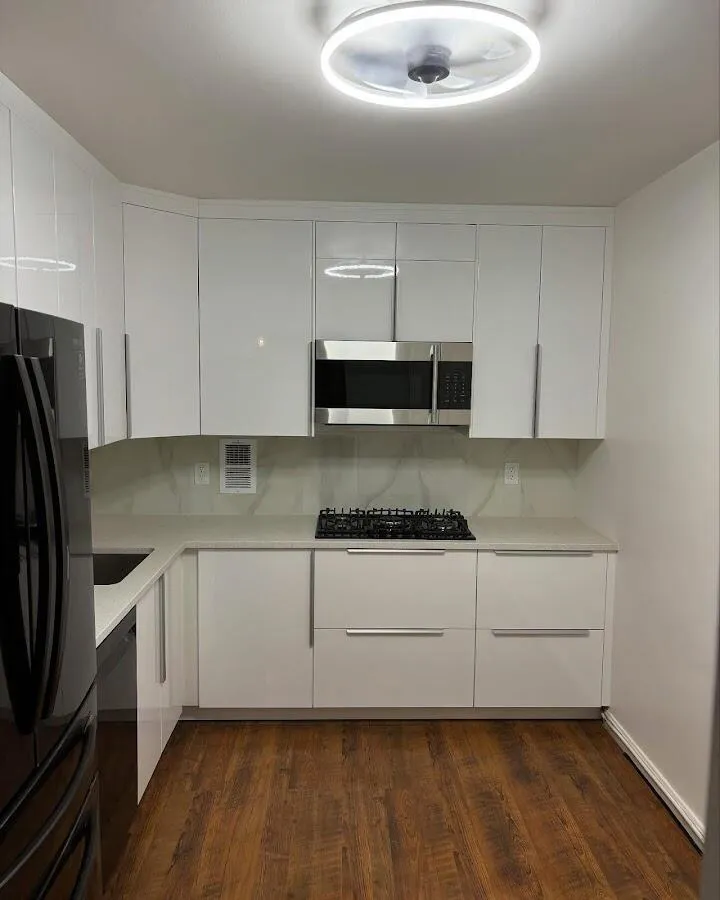 Renovated kitchen with quartz countertops in Landen